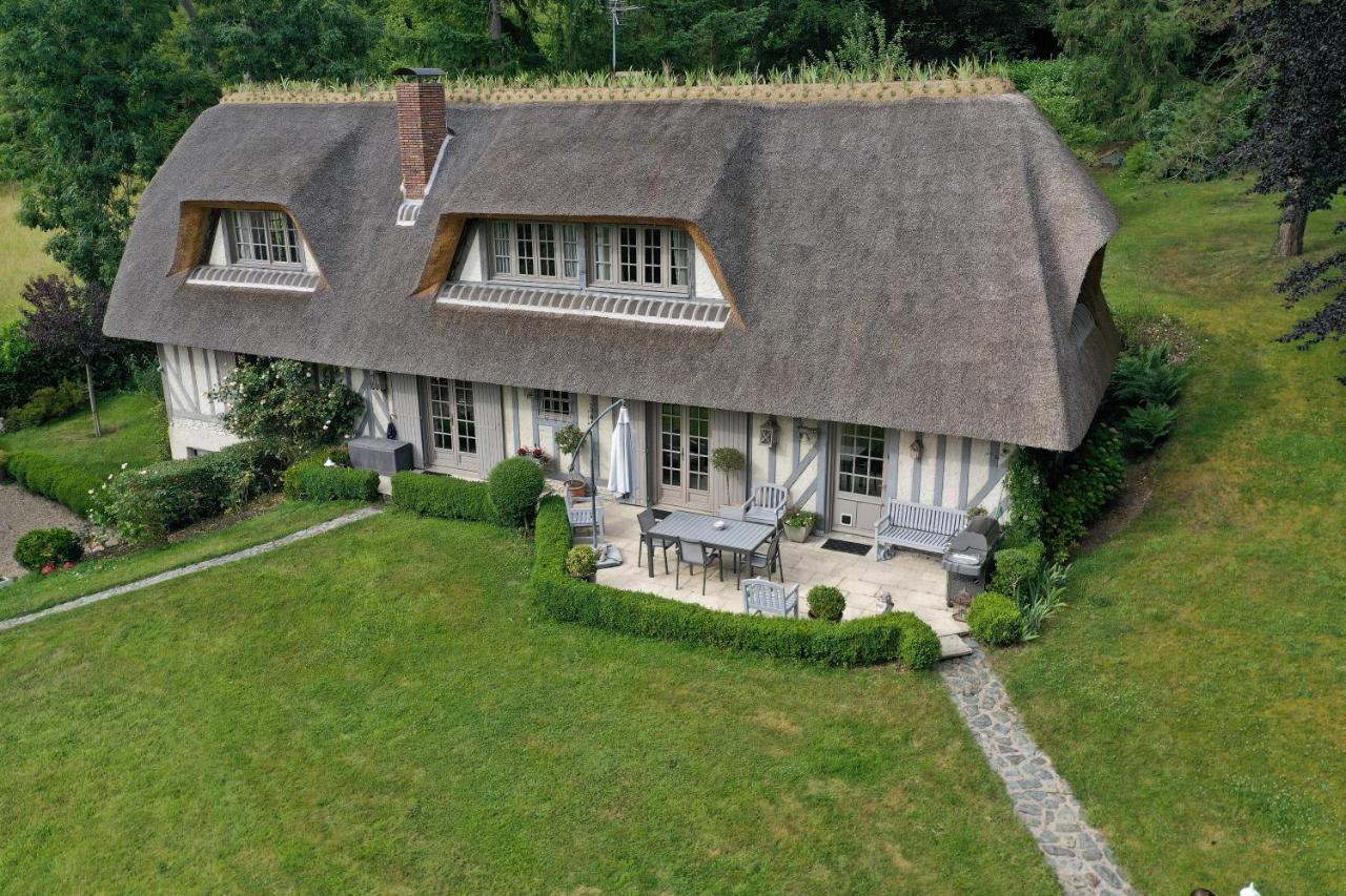 Les Chaumieres Du Pays D'Auge Bed & Breakfast Le Breuil-en-Auge Exterior photo